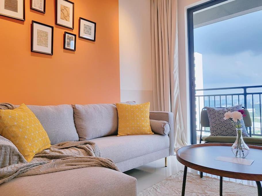 Family Friendly - 3 Bedrooms 6 Pax - Free Parking * Johor Bahru