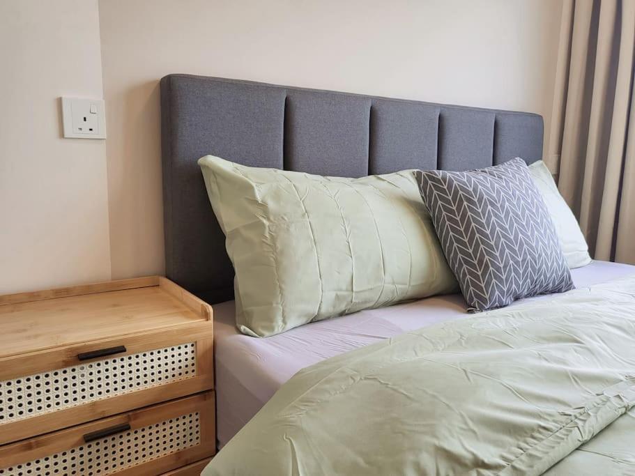 Family Friendly - 3 Bedrooms 6 Pax - Free Parking Apartemen
